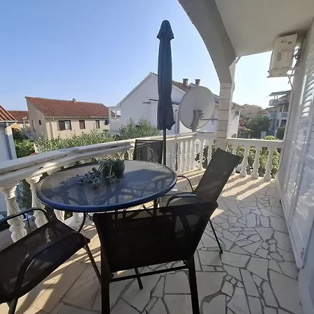 Jaki - One Bedroom With Garden View Orebić
