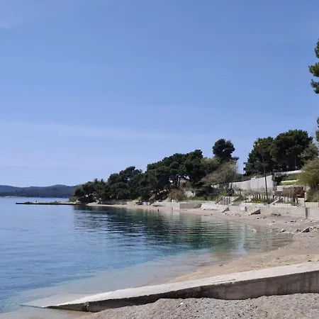 Jaki - One Bedroom With Garden View *