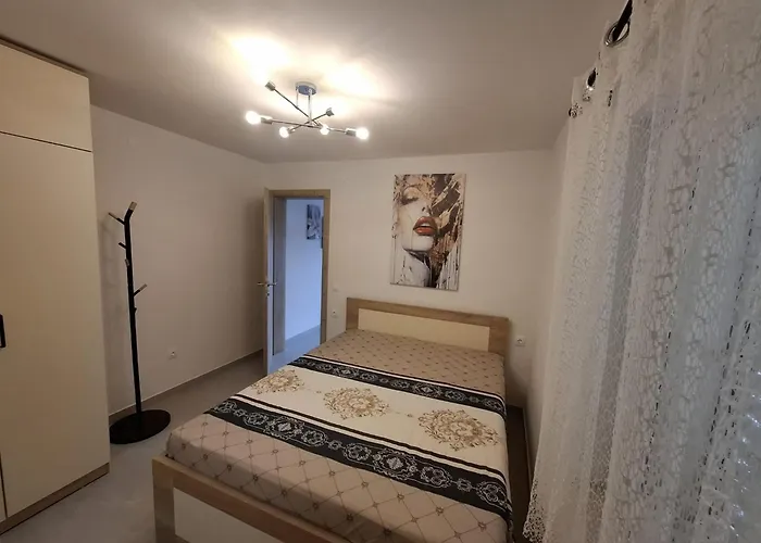 Jaki - One Bedroom With Garden View 아파트