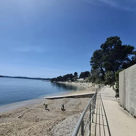 Апартаменты Jaki - One Bedroom With Garden View