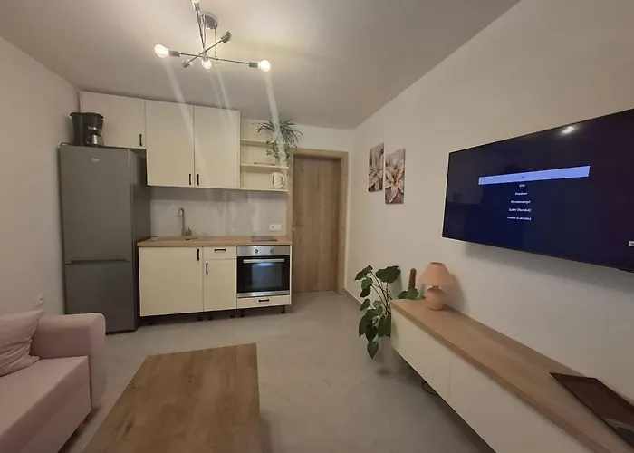 Jaki - One Bedroom With Garden View Apartmán