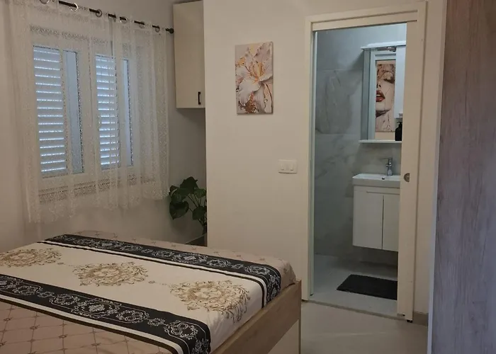 Apartmán Jaki - One Bedroom With Garden View *