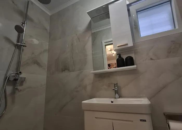 Jaki - One Bedroom With Garden View * Orebić