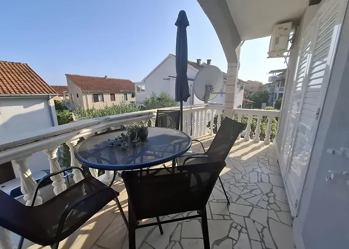 Jaki - One Bedroom With Garden View Orebić