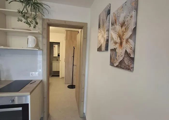 Jaki - One Bedroom With Garden View