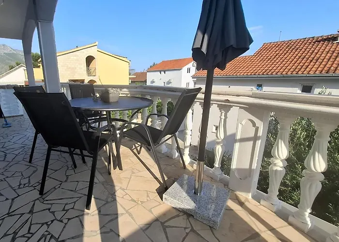 Apartmán Jaki - One Bedroom With Garden View